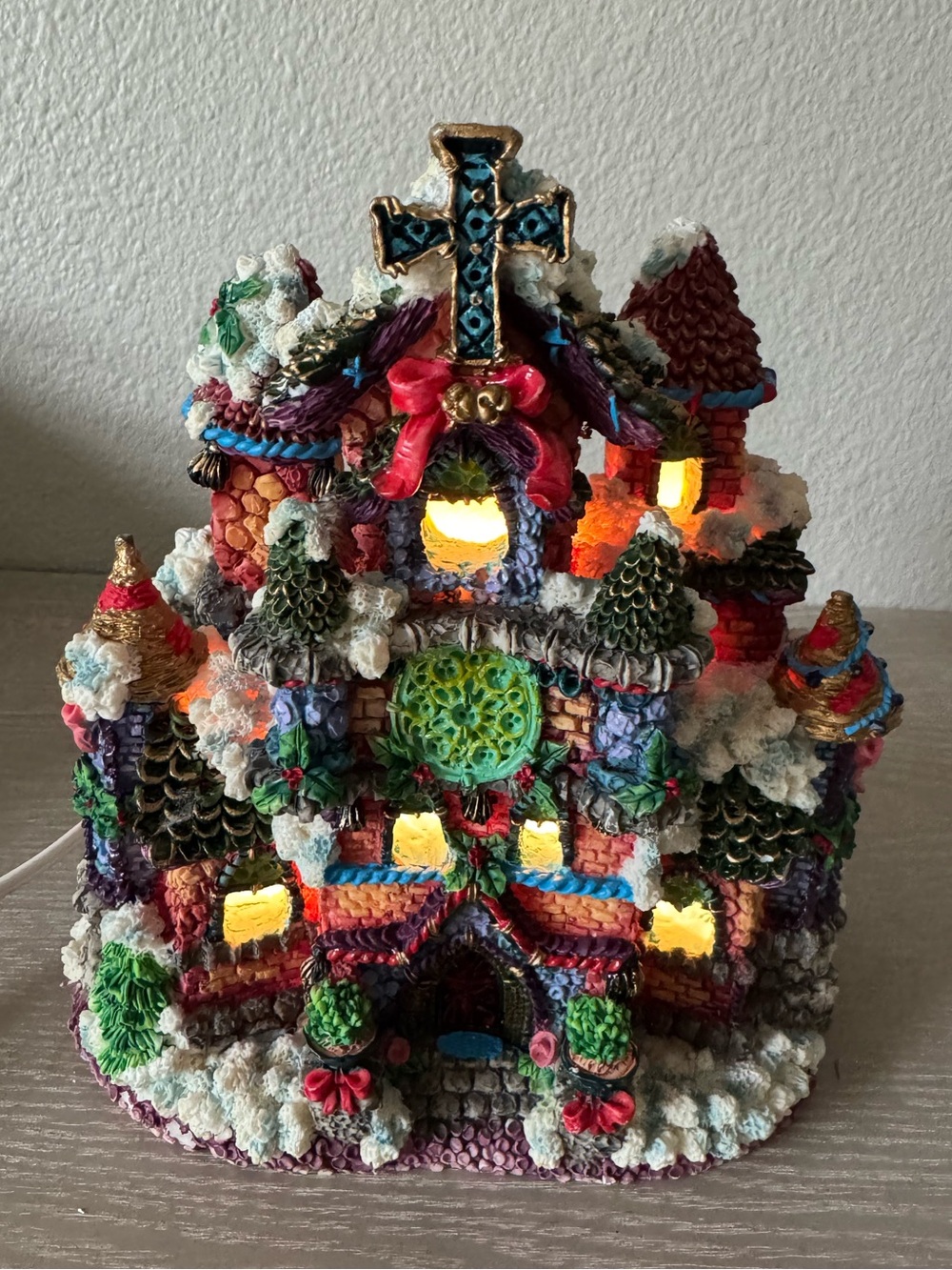 vintage Crinkle Claus "crinkle Church" figurine lights up